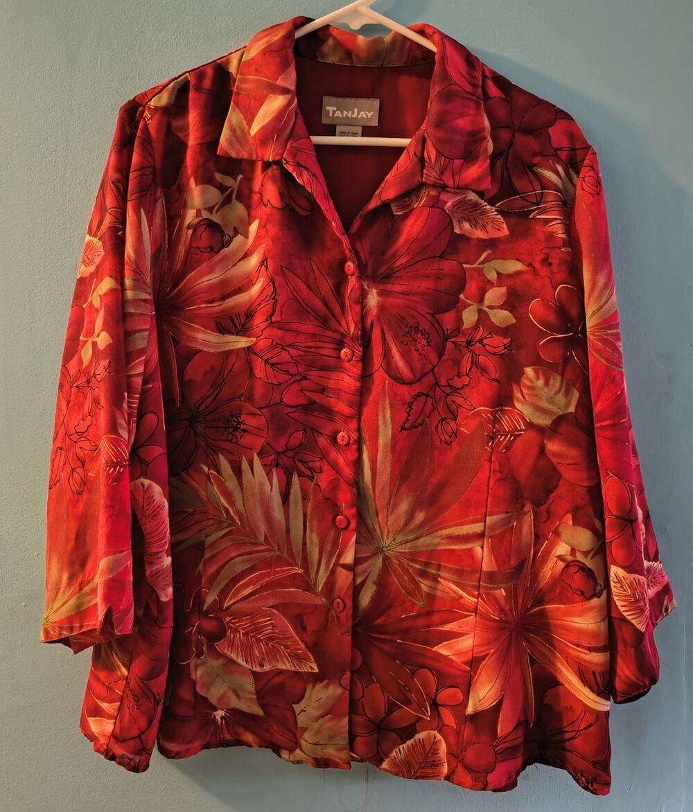 TanJay Women's 18P Burgundy/Rose Floral Collared 3/4 Sleeve Button-Up Blouse